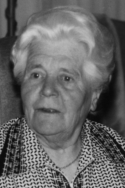 Moemoe Van den Bergh