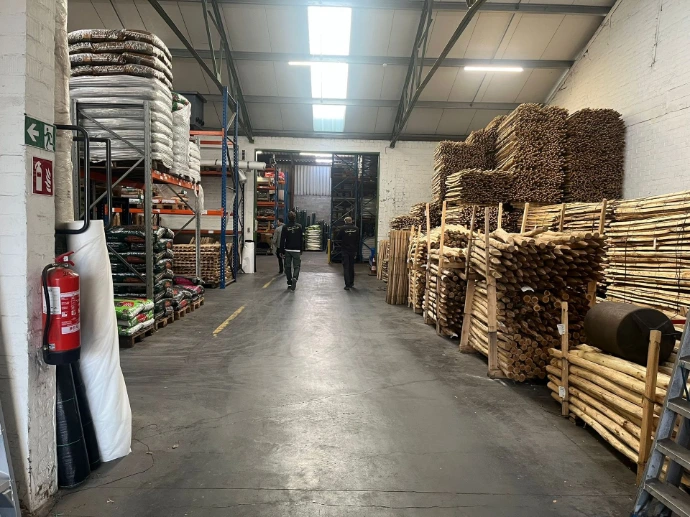 Drive-through ophaling van tuinmateriaal